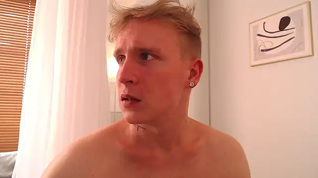 AlexxSweet webcam