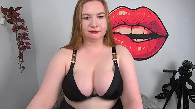 NikkiTease webcam