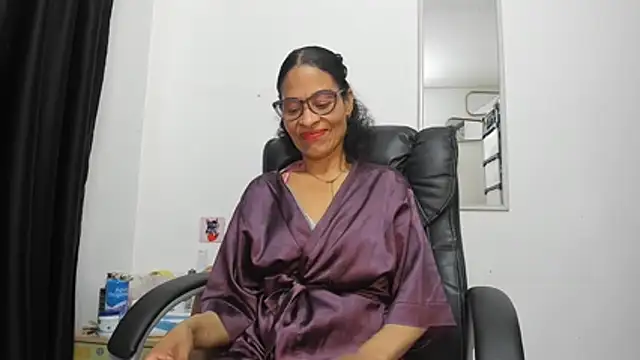 Aries_Mature webcam