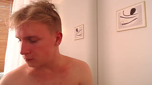 AlexxSweet webcam