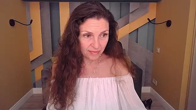 EllaLong webcam