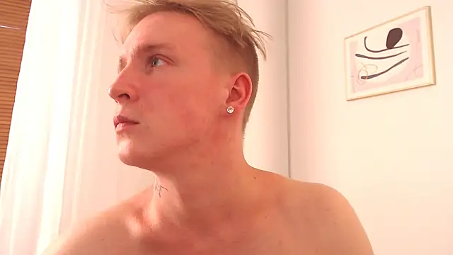 AlexxSweet webcam