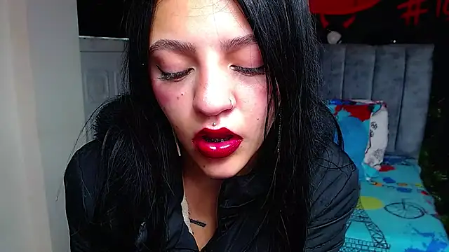 Violettasquirt webcam