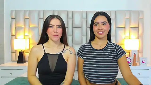 paola_katy_dicks webcam
