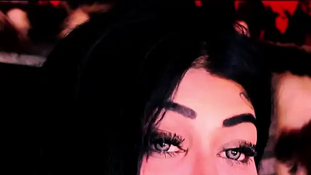 indian_dreamgirl webcam