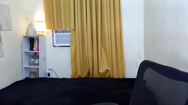 Mimi_Mckinley webcam