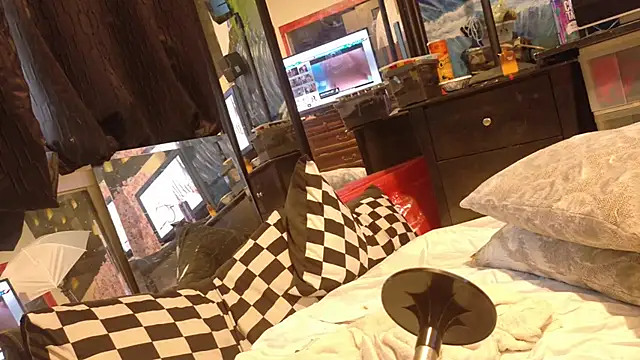 aquickphyx - AQuickPhyx's free webcam - UK Sex Cams