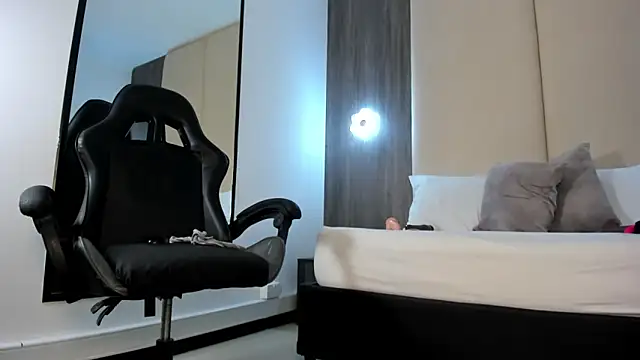 zoee_zi webcam