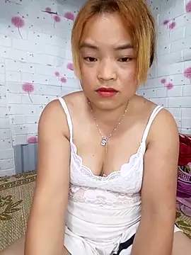Daisy_Nguyen webcam
