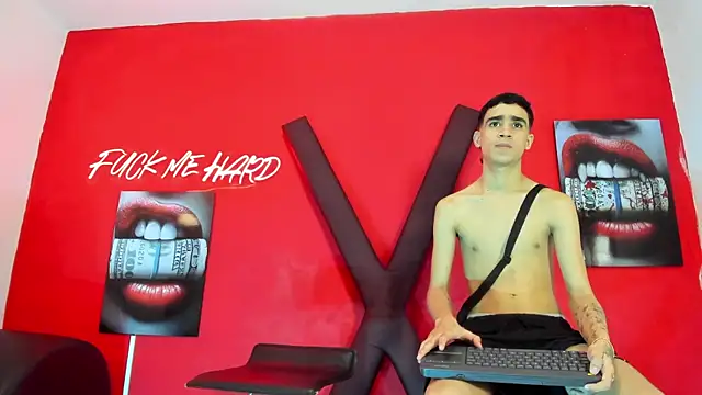 TWINKS_BOYSX webcam