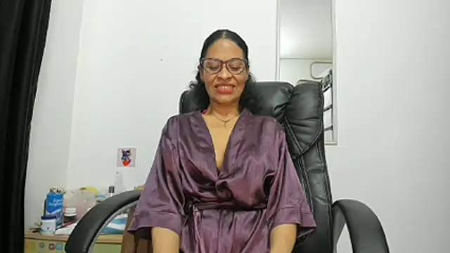 Aries_Mature webcam