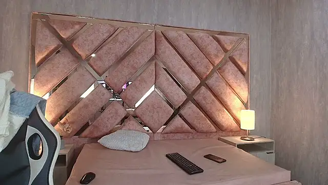TamaraaHoney webcam