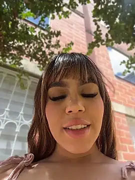 Tyra_malkovaa webcam