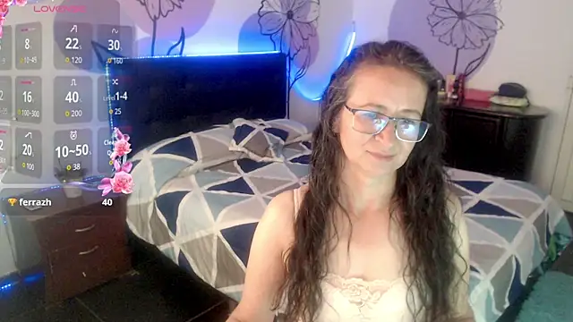 aura_latinax webcam