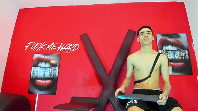 TWINKS_BOYSX webcam