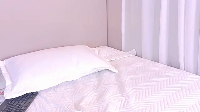 ZoeyPetit webcam