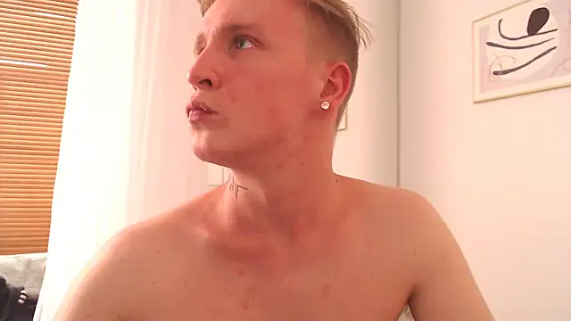 AlexxSweet webcam
