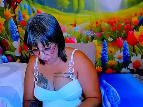 indianroxy webcam
