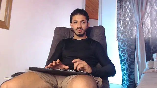 arturocardona_ - ArturoCardona_'s free webcam - UK Sex Cams