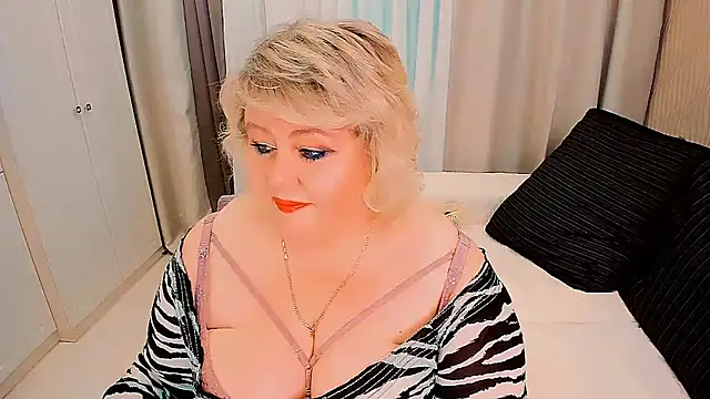 BIGTITSBBW webcam