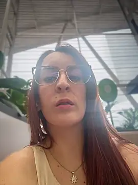 Buttyy_Cherry webcam