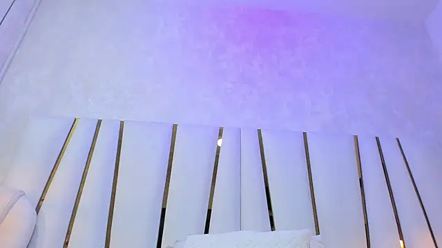 violet_gray_ webcam