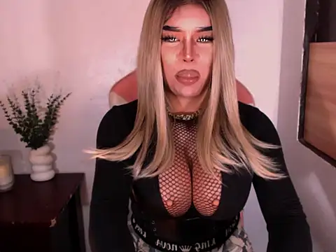 Zandralopez webcam