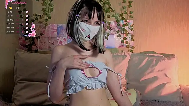 LunaNyanmi webcam