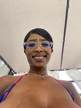 CocoaLuxeXXX webcam