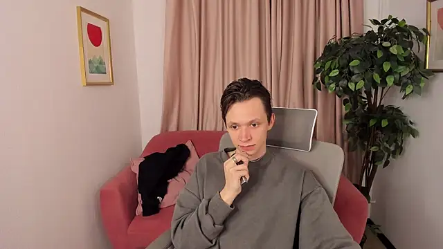Meverik_Oushen webcam