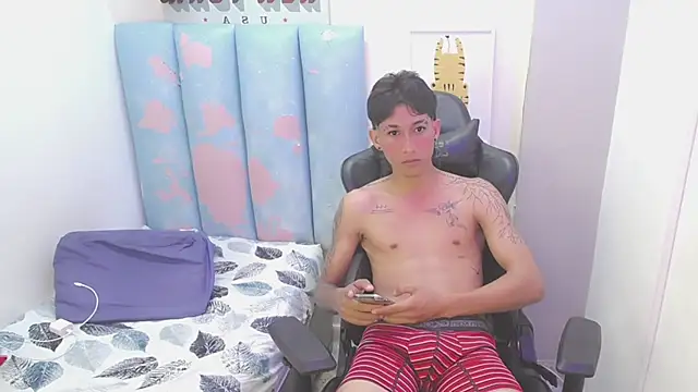 liam_play webcam