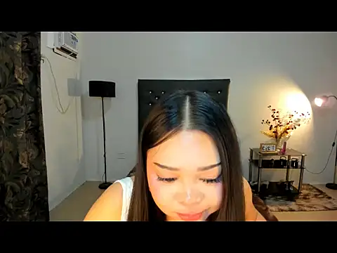 Kendralicious webcam