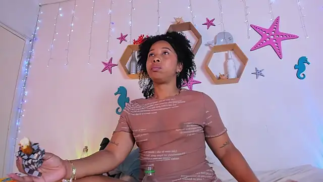 Tanissha_curly webcam