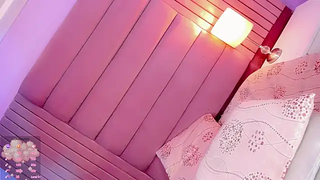 Camille_deluxe webcam