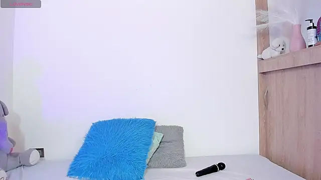 TianaGlow44 webcam