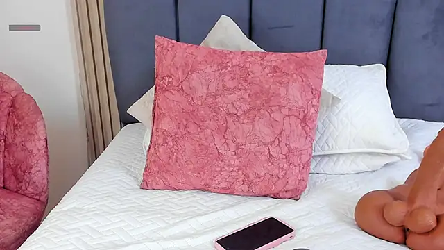 KissMeSara webcam