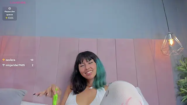 KleoLennox webcam