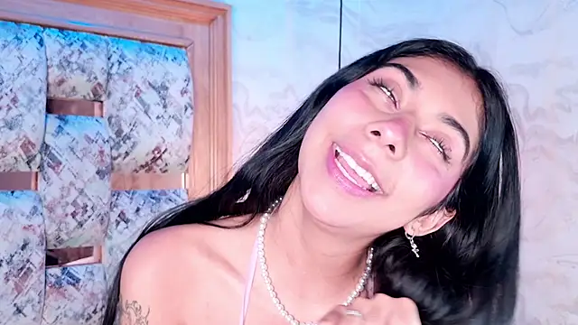 DollyDarla webcam