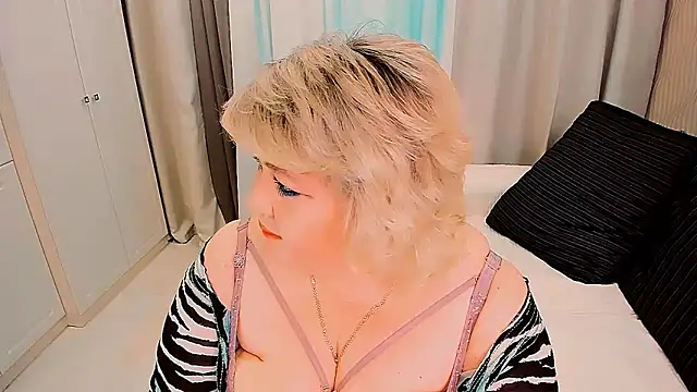 BIGTITSBBW webcam