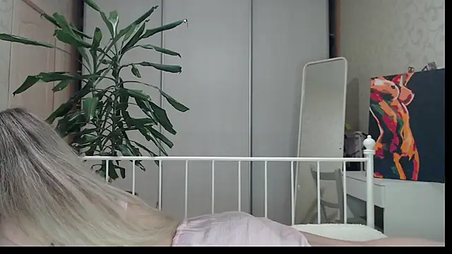 ShyEvaa webcam