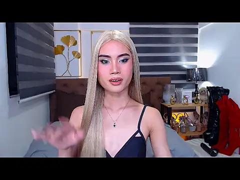 JuicyCockThea webcam