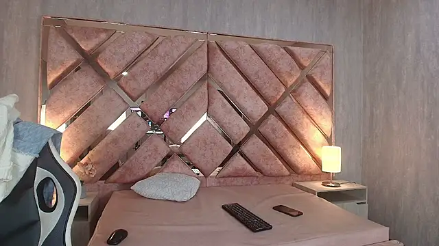 TamaraaHoney webcam