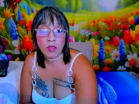indianroxy webcam
