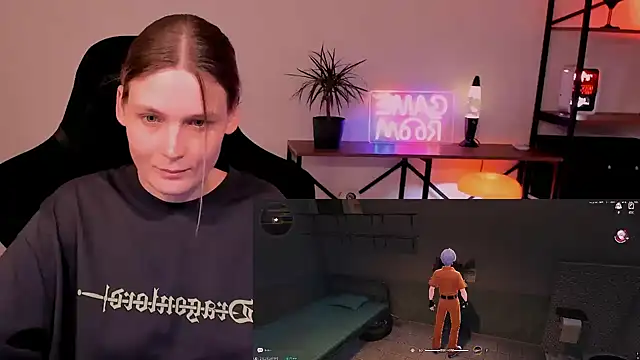 Nessi_Villain webcam