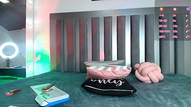 mia_gyutarouwu webcam