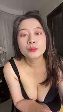 mo-mo-69 live sex cam
