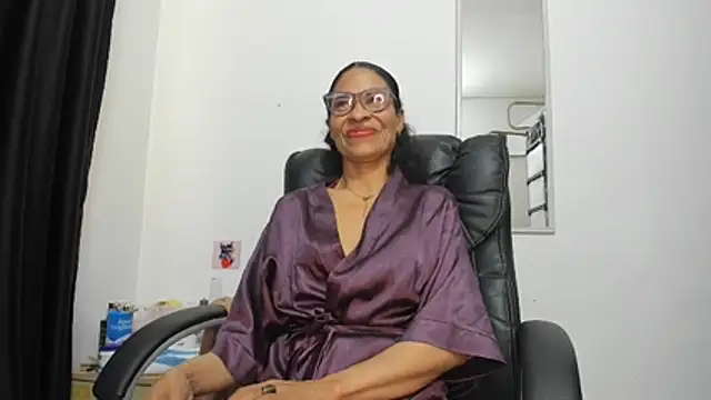Aries_Mature webcam