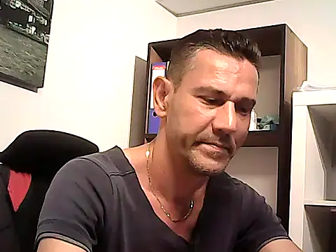 mastercharisma35 (Ask my age) - like tips pls....