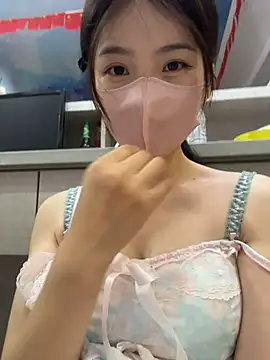 gougou13 live sex cam