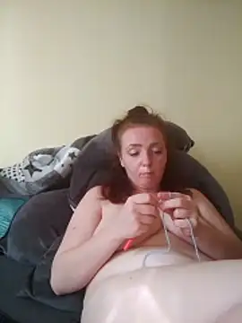 Bella-Monroe webcam